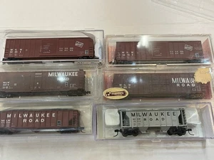 MTL Micro-Trains Atlas Milwaukee Road MILW Hopper Boxcar Lot - Picture 1 of 5