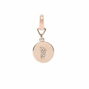 Neu mit Etikett Fossil Marke Rosegold Metall, klar Strass Baby Fußabdruck Anhänger - Bild 1 von 1