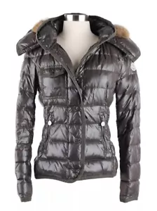$ 2.575 Moncler Armoise Celsie Daunen Pufferjacke mit Pelzhaube grün/braun Gr. 1/S - Bild 1 von 12