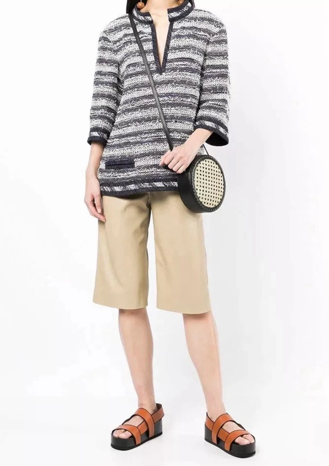 Auténtica Blusa Top CHANEL Azul Marino Blanco Rayas Tweed Ojo de Cerradura Bolsillo Foto 1 de 4