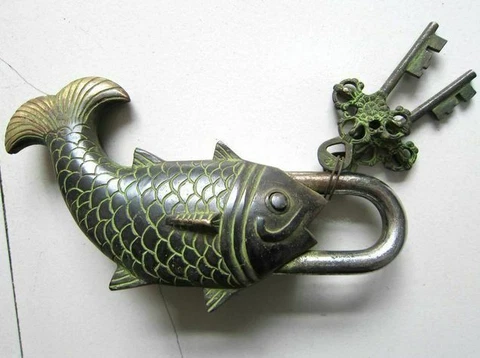 Chinese bronze ancient lock golden fish shape with key furniture old collectible Cover