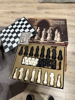 Juego de ajedrez renacentista vintage 1974 833 Lowe fieltro ponderado tamaño king 4 3/4"  Foto 1 de 4