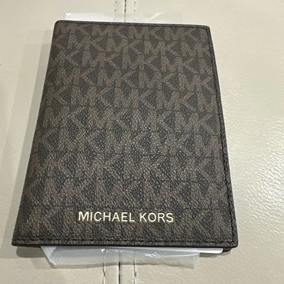 Michael Kors Cuero Jet Set Viaje Pasaporte Soporte Billetera Estuche Marrón Firma Foto 1 de 4