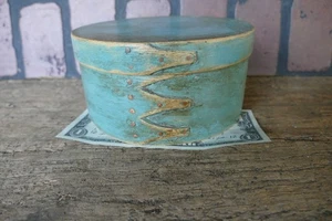 Antigua caja despensa dedo agitador madera doblado redondo pintura azul original 6 pulgadas diámetro. - Imagen 1 de 6