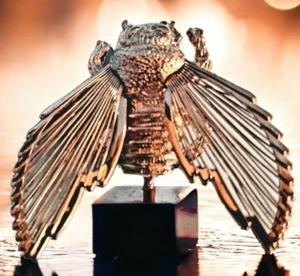 Broche prendedor vintage de insectos abejorros Monet tono plata alas joyería detallada - Imagen 1 de 5