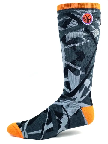 New York Knicks Basketball Gray & Black Shatter Orange Heel & Toe Crew Socks Cover