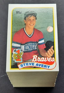 LOT (97) 1989 TOPPS STEVE AVERY ROOKIE CARDS #784 #1 Draft Pick ATLANTA BRAVES - Imagen 1 de 2