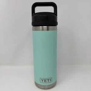 Yeti Rambler 18 oz bottiglia acqua chug tappo schiuma di mare verde acciaio inox isolato - Foto 1 di 8