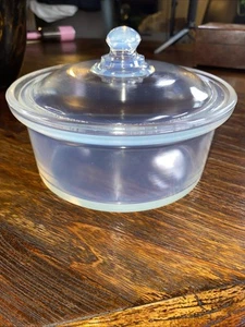 Fry Oven Glass Dish Opalescent 1922 including a Lid that has slight crack - Picture 1 of 11