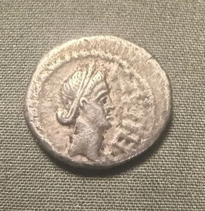 Brutus 43/2 aC Quinario de plata LEIBERTAS 12,5 mm 1,82 g - Imagen 1 de 2