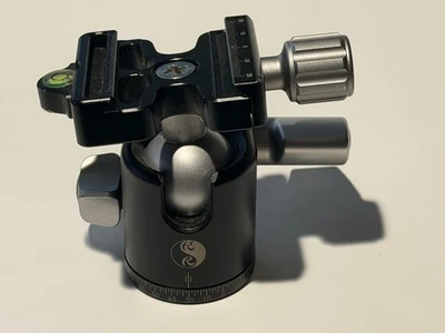 Really Right Stuff BH-30 Compact Tripod Ball Head w/ Generic Screw Clamp - Image 1 of 4