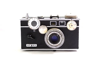 VINTAGE ARGUS C3 RANGEFINDER 35MM CAMERA 1939-66 - Picture 1 of 5