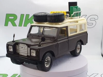 Land Rover 109 Raid Burago 1/24 - Immagine 1 di 4