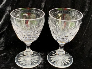 2 X TUDOR CRYSTAL RALEIGH VINTAGE 5 INCH STEMMED WINE GLASSES - Picture 1 of 4