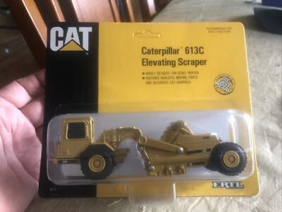 ERTL CAT Caterpillar 613C Elevating Scraper 1/64th scale #2419-72EO 1994 Die Cas - Image 1 of 4