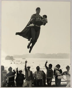 Christopher Reeve in Superman foto stampa originale 8x10 bellissimo attore supereroe - Foto 1 di 5