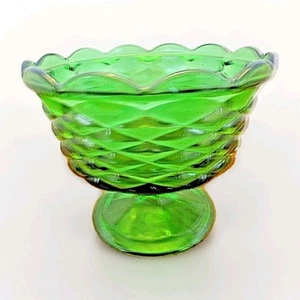 Grüne Glasschale mit gewelltem Fuß 6,5" Durchmesser 5" hoch Med Century Modern - Bild 1 von 4