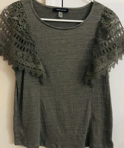 Top de manga corta verde oliva pequeño Cable & Gauge para mujer - Imagen 1 de 5