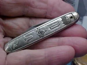 VINTAGE MASONIC POCKET KNIFE 2.75 INCH LONG - Picture 1 of 3
