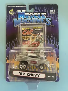 MÁQUINAS MUSCULARES 1:64 DIBUJOS ANIMADOS PLATA/BLANCO '57 CHEVY .....C02-13 - Imagen 1 de 3