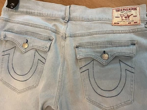 NWT - Mens TRUE RELIGION Light Blue Denim ROCCO Relaxed Skinny Shorts (Size 40) - Picture 1 of 4