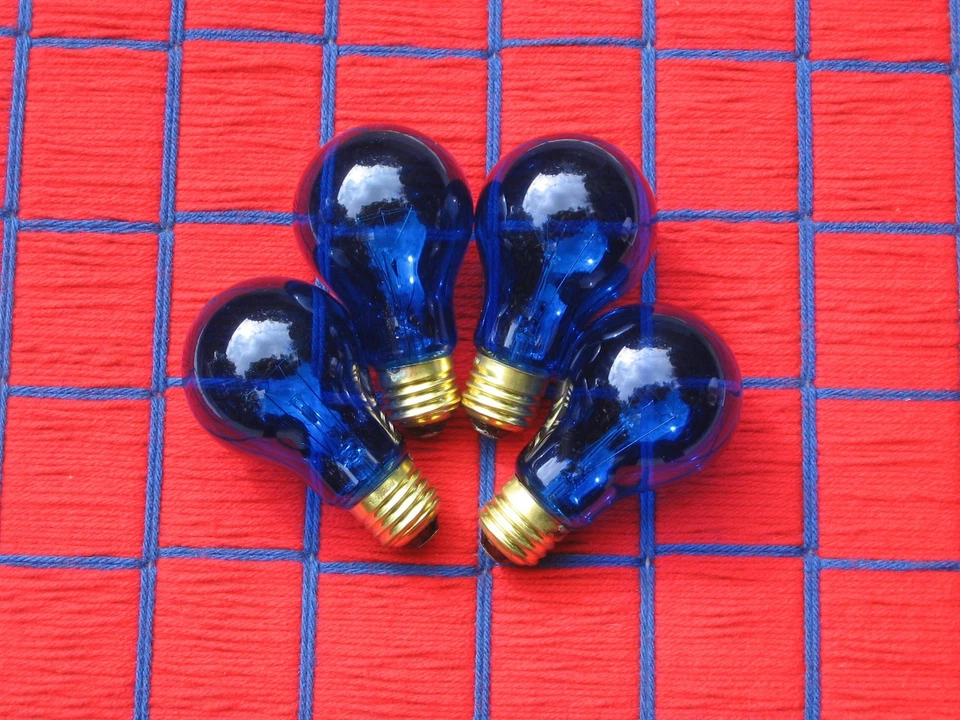 BOX of 4 NEW 25w COBALT BLUE transparent A19 PARTY LIGHT BULB 25 watt 25A19 sign - Image 1 of 4