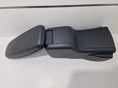 ПОДЛОКОТНИК ЦЕНТРАЛЬНОЙ КОНСОЛИ TOYOTA YARIS 2024 58901K0020 MK4 - Изображение 1 из 4