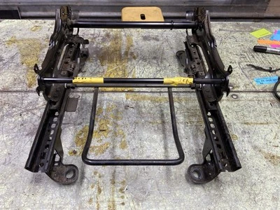 Jeep Patriot 2007-2010 paso derecho Conjunto de oruga manual asiento delantero lateral Foto 1 de 4