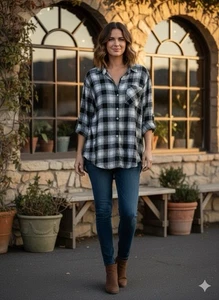 Camisa Torrid Para Mujer 2X Negra/Blanca Franela a Cuadros Abotonada Talla Grande Top - Imagen 1 de 7