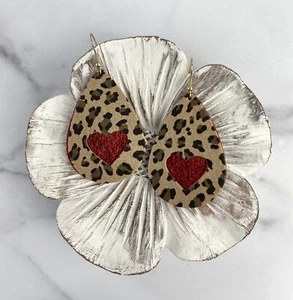 NEU Vegan Kunstleder Ohrringe Schwarz Gold Leopard Rot Herz Valentinstag Grau Liebe - Bild 1 von 5
