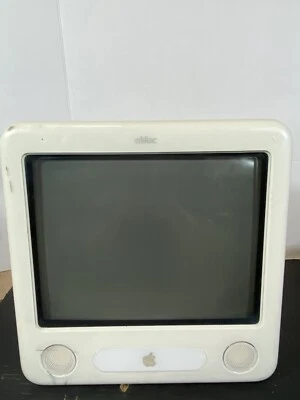 Apple eMac Desktop A1002 1955 Mac OS X 640MB 800MHz - Image 1 of 4