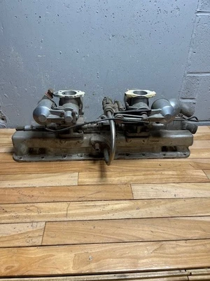 复古 - 原装捷豹 XK150 进气双化油器电动扼流圈设置 — 第 1/4 张图片