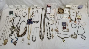 50+ Piece Designer Fashion Jewelry Lot Necklaces Bracelets Earrings - Picture 1 of 17