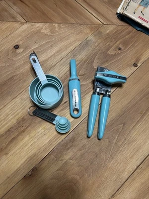 Juego de abrelatas y pelador Kitchenaid Foto 1 de 4