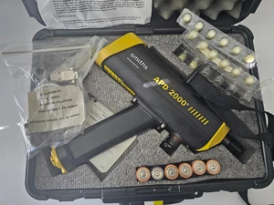 DETECTOR DE AGENTE QUÍMICO PORTÁTIL AVANZADO SMITHS APD 2000 con extra (2428800-30) - Imagen 1 de 6