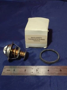 NIB THERMOSTAT w/ GASKET FORKLIFT TOYOTA 4Y ENGINE COOLING SYSTEM 90916-0395071 - Picture 1 of 12