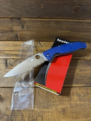 Spyderco Resilience CPM S35VN Stainless Steel, FRN Handles, C142PSBL CC #014V - Image 1 of 3