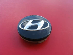 HYUNDAI ELANTRA VELOSTER IONIC WHEEL RIM HUB CAP HUBCAP CENTER COVER PLUG #12120 - Picture 1 of 2