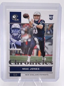 Tarjeta de novato base Panini Chronicles Mac Jones 2021 #80 de los New England Patriots de Nueva Inglaterra - Imagen 1 de 3