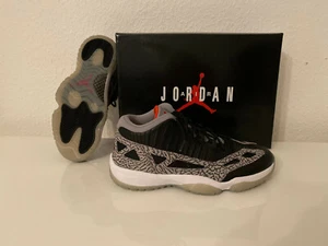 Original NIKE Air Jordan 11 Low I.E. Black Cement  Gr. 10 / 44 / 28cm  NEU & OVP - Bild 1 von 12
