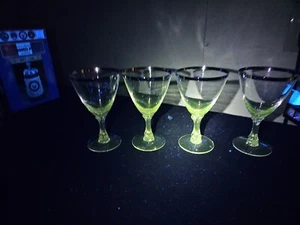 Set 4 Fostoria Wedding Ring Platinum Rim Crystal Water Goblets 6 1/4" UV Glow - Picture 1 of 17
