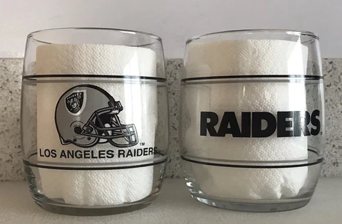 Los Angeles Raiders  set of  2, 13.5 oz. Drinking Glasses. Shell Gas 1993 Cover