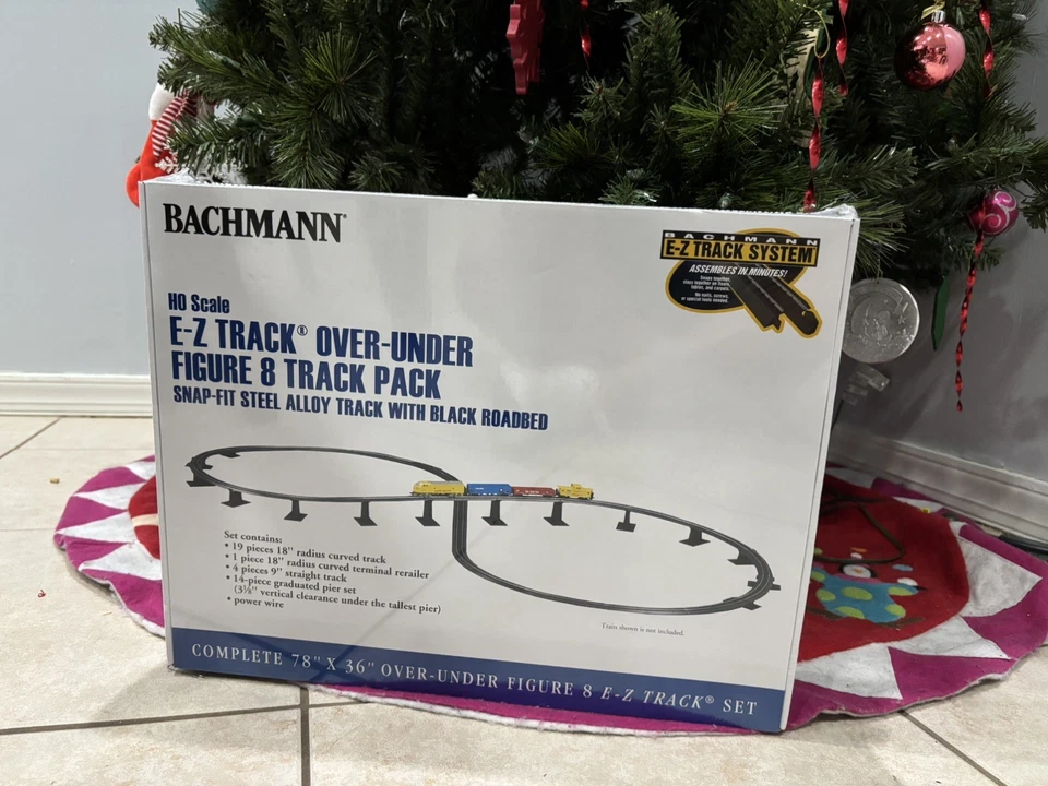 Bachmann HO Steel Alloy on Black Roadbed Over-under Figure 8 E-z Track Bac44475
