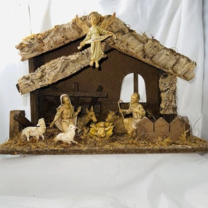 Vintage Krippe Krippe mit 8 Figuren & Holzstall; Made in Italy 14x8" - Bild 1 von 13