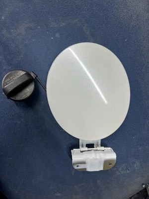 Fits 2015 - 2024 NISSAN MURANO 3.5L Fuel Tank Door w Gas Cap White=QAB OEM - Image 1 of 3