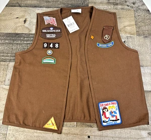 Official Brownie Girl Scout Vest Girls Large 14-16 NEW W/ Tags And Patches B115 - Picture 1 of 8