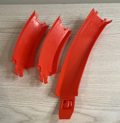 Hot Wheels Track 1996 Red Curve Track Pieces 16483-2039 & High Bank Replacement - Image 1 of 4