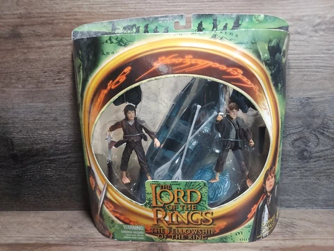 NIB ToyBiz 2001 Lord of the Rings FOTR Frodo & Samwise with Boat Action Figure Cover