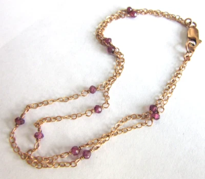 Pulsera de doble cadena llena de oro rosa con cuentas de rubí facetadas -7 3/4" de largo Foto 1 de 4