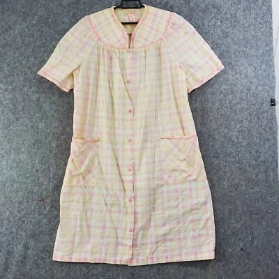 Vestido Secret Treasures Feminino Grande Amarelo Rosa Xadrez Snap Front House Lounge - Imagem 1 de 4